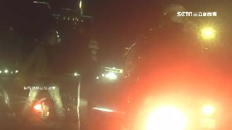 疑閃車險撞爆衝突　騎士互踹大打出手