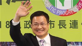 民進黨提名彰化縣長魏明谷參選連任民進黨29日下午召開中執會，通過爭取連任的9位縣市長提名，彰化縣長魏明谷確認獲提名參選。中央社記者裴禛攝　106年11月29日