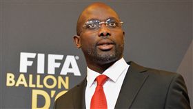 維阿（George Weah）推特
