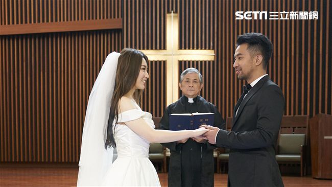 閻奕格「閃婚」披白紗！對象竟是他