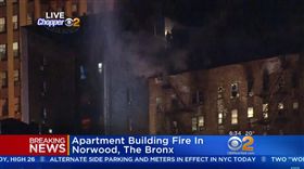 紐約公寓大火至少12死　25年來傷亡最慘重
圖／翻攝自CBS New York YouTube
https://www.youtube.com/watch?v=W3OostBLs6I