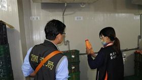 桃園衛生局稽查萇記泰安使用逾期雞蛋再製。（圖／桃園衛生局提供）