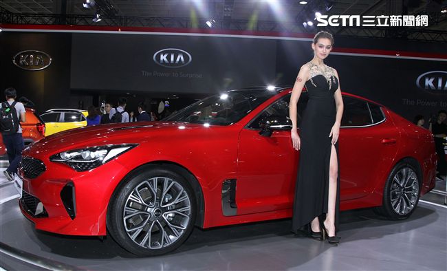 2018世界汽車大展在台北南港世貿展覽館登場。（記者邱榮吉/攝影）