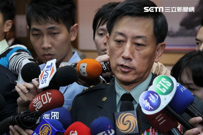 國防部107年上半年陸海空軍將官晉任布達暨授階典禮，由馮部長主持授階，蔡總統致詞。（記者邱榮吉/攝影）