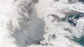 鄭明典分析大陸沙塵暴「黑爆」現象，引起陸網友質疑嗆聲。（圖／翻攝鄭明典臉書）