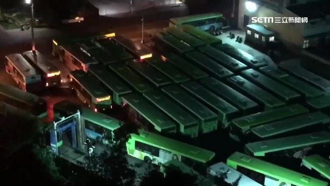 客運凌晨發車釀噪音　住戶怒批擾清夢