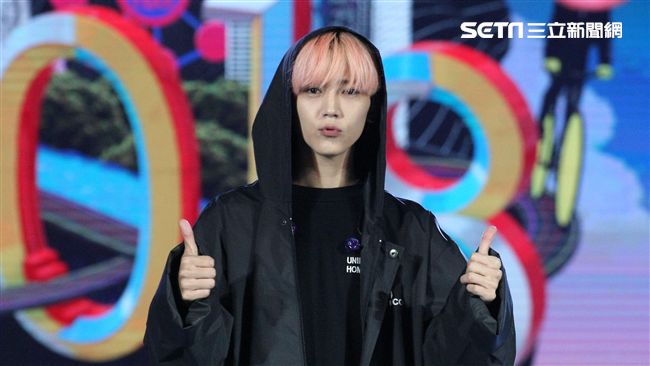 跨年夜再露8塊肌？畢書盡開口承諾…