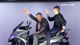 封麥不唱歌！柯P跨年騎重機魔術表演