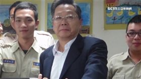 署長辱哨兵辭職下台! 竟辦歡送拉役男伴奏