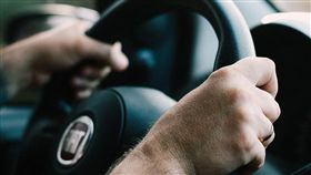 開車、駕駛、司機／pixabay