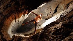 ▲如果不停向下挖洞，人類要多久才能貫穿地球？（圖／翻攝toutiao.com）