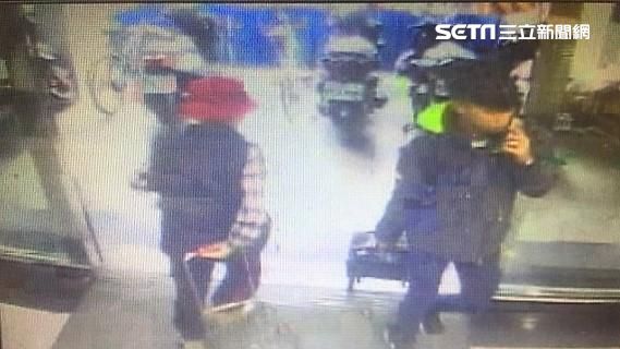 詐騙集團又出新招　車手冒外孫陪提款