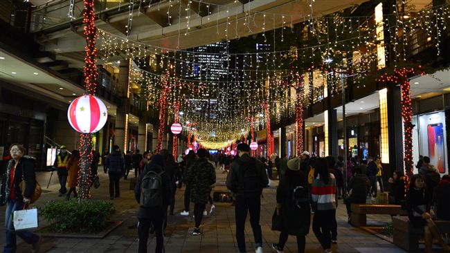 跨年夜嗨翻！百貨、影城營業至凌晨