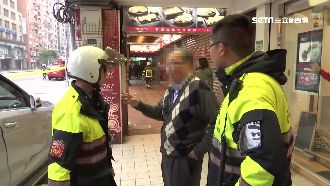 暴衝撞鳳梨酥名店　77歲駕駛這樣說