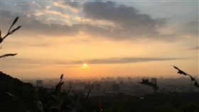 夕陽　翻攝鄭明典臉書