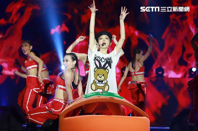 謝金燕高雄跨年　圖／民視提供