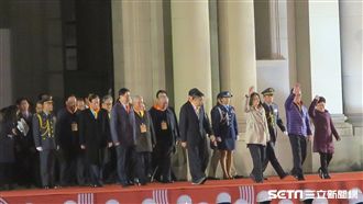 元旦升旗典禮　蔡總統、賴揆合唱國歌
