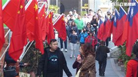 金門飄五星旗、國旗／翻攝畫面