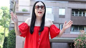 許純美公開露面胖了20公斤，對帥哥完全沒性趣，每天都生活在 「阿彌陀佛」裡。（記者邱榮吉/攝影）