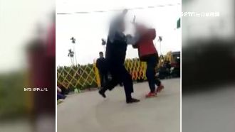 三百元貨款不給　領錢母狹路相逢互毆