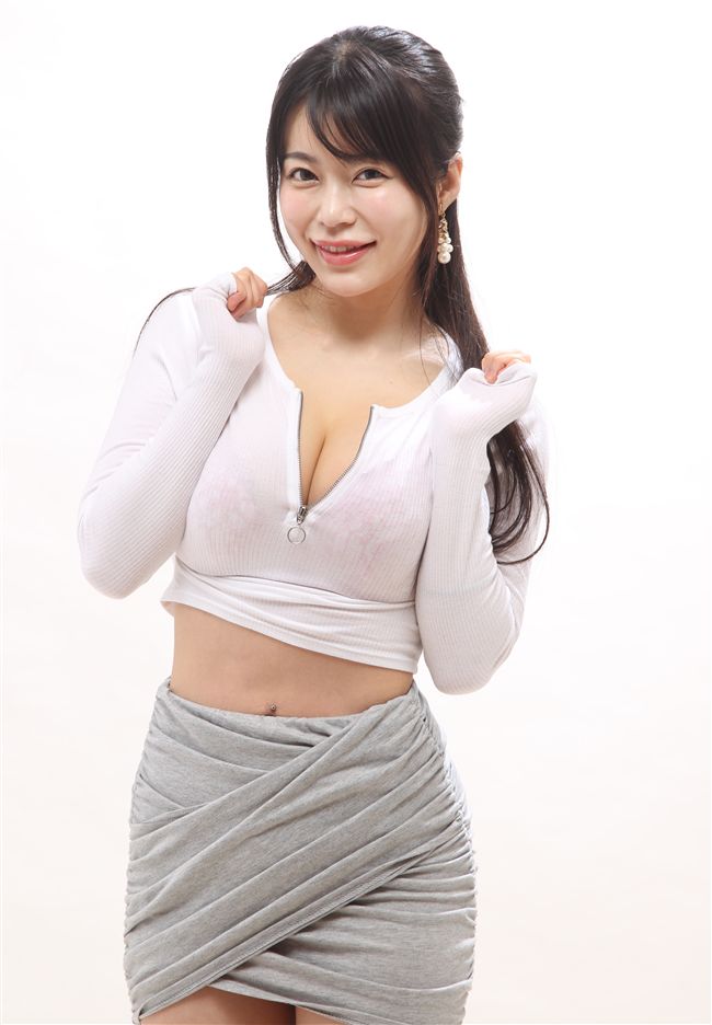 日本寫真集女郎澀谷由里接受三立新聞網獨家專訪。（記者邱榮吉/攝影）