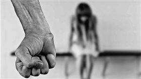 (圖說有誤，非資料照)▲少女因為嘗禁果被抓包，反誣告老爸性侵。（圖／示意圖／資料照）