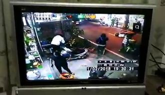 熱血！民見搶銀樓歹徒想逃上前制伏！