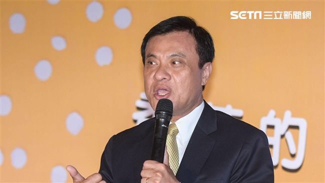 元旦傳喜訊　蘇嘉全升格當阿公