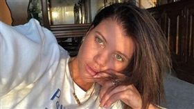蘇菲亞李奇（Sofia Richie）在IG PO美照被告（圖／翻攝自蘇菲亞李奇IG）