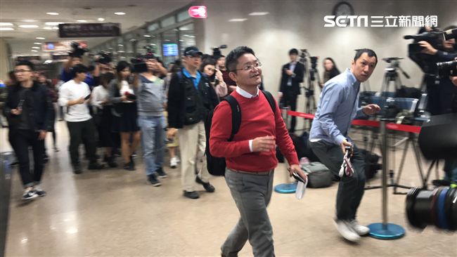 陳喬恩酒駕交保　現金不小心撒滿地