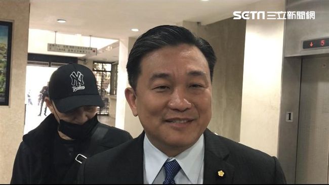 王定宇來北檢　巧遇陳喬恩酒駕