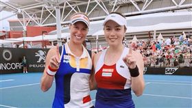 ▲詹詠然與新搭擋赫拉瓦奇科娃（左）。（圖／翻攝自詹詠然臉書）