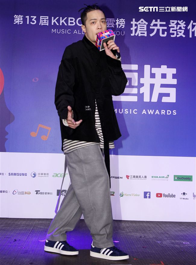 J.sheon 獲選第13屆KKBOX風雲榜年度最佳新人。（記者邱榮吉/攝影）