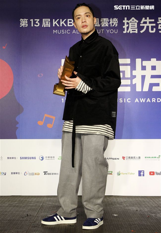J.sheon 獲選第13屆KKBOX風雲榜年度最佳新人。（記者邱榮吉/攝影）