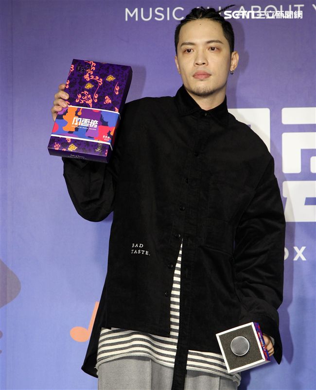 J.sheon 獲選第13屆KKBOX風雲榜年度最佳新人。（記者邱榮吉/攝影）