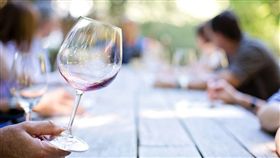 示意圖／喝酒,酒精,酒杯（圖／翻攝自Pixabay）https://goo.gl/dKCeuJ