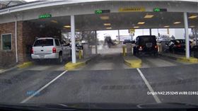 飛車,美國,Rockford,車禍,意外,伊利諾州,Robb Brilbeck,爆衝,失控　圖／翻攝自YouTube