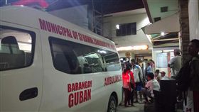 以為裡面有黃金…菲律賓工人拿鐵槌敲砲彈　8人被炸死
圖翻攝自推特