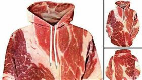 太潮拉！衣服樣式百百種，就有女網友貼出一件「肉」樣式的衣服，好奇問「好看嗎？」其他網友看到後，紛紛笑噴說「一定會被狗咬」！（圖／翻攝自爆廢公社）