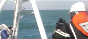 中國漁船撈過界　南韓海警狂轟453發子彈（圖／翻攝自韓聯社）