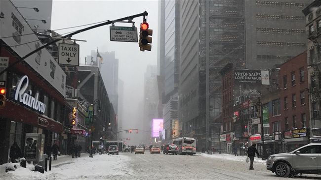暴風雪襲美東　紐約緊急狀態交通大亂