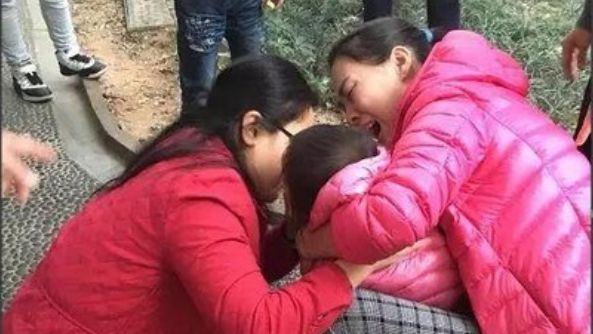 女嬰窒息…醫口對口吸痰「吃嘔吐物」