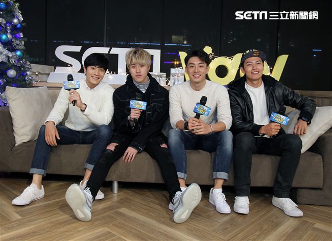 偶像劇「已讀不回的戀人」神影四帥金在勳、英承唏、管麟、賴東賢上「安安大明星直播」。（記者邱榮吉/攝影）

