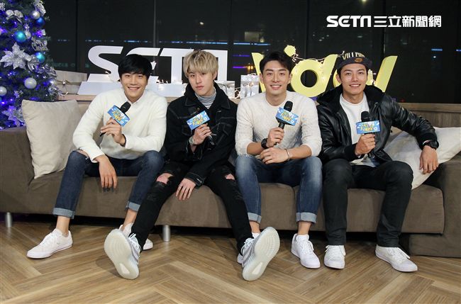 偶像劇「已讀不回的戀人」神影四帥金在勳、英承唏、管麟、賴東賢上「安安大明星直播」。（記者邱榮吉/攝影）

