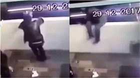 抽菸,陽台,墜樓,俄羅斯,意外,酒吧, Sochi　圖／翻攝自YouTube