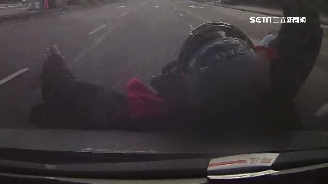 假車禍真詐財　騎士急剎討全新機車