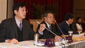 郭大維主持台大校務會議台大代理校長郭大維（左）6日主持校務會議，討論台大學術發展現況和相關校務議題。中央社記者謝佳璋攝　107年1月6日