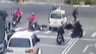 眼裡只有綠燈！發財車暴衝撞翻兩機車