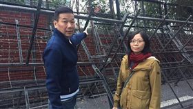 時力5立委毀立院議場大門　遭鍾小平告發「破壞古蹟」
圖/翻攝自鍾小平臉書