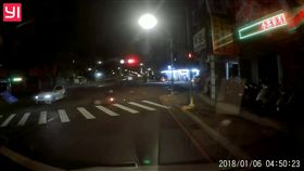 新北市，永和，福和橋，永亨路，左轉，貪快，煞車不及，機車，汽車，休旅車，車禍